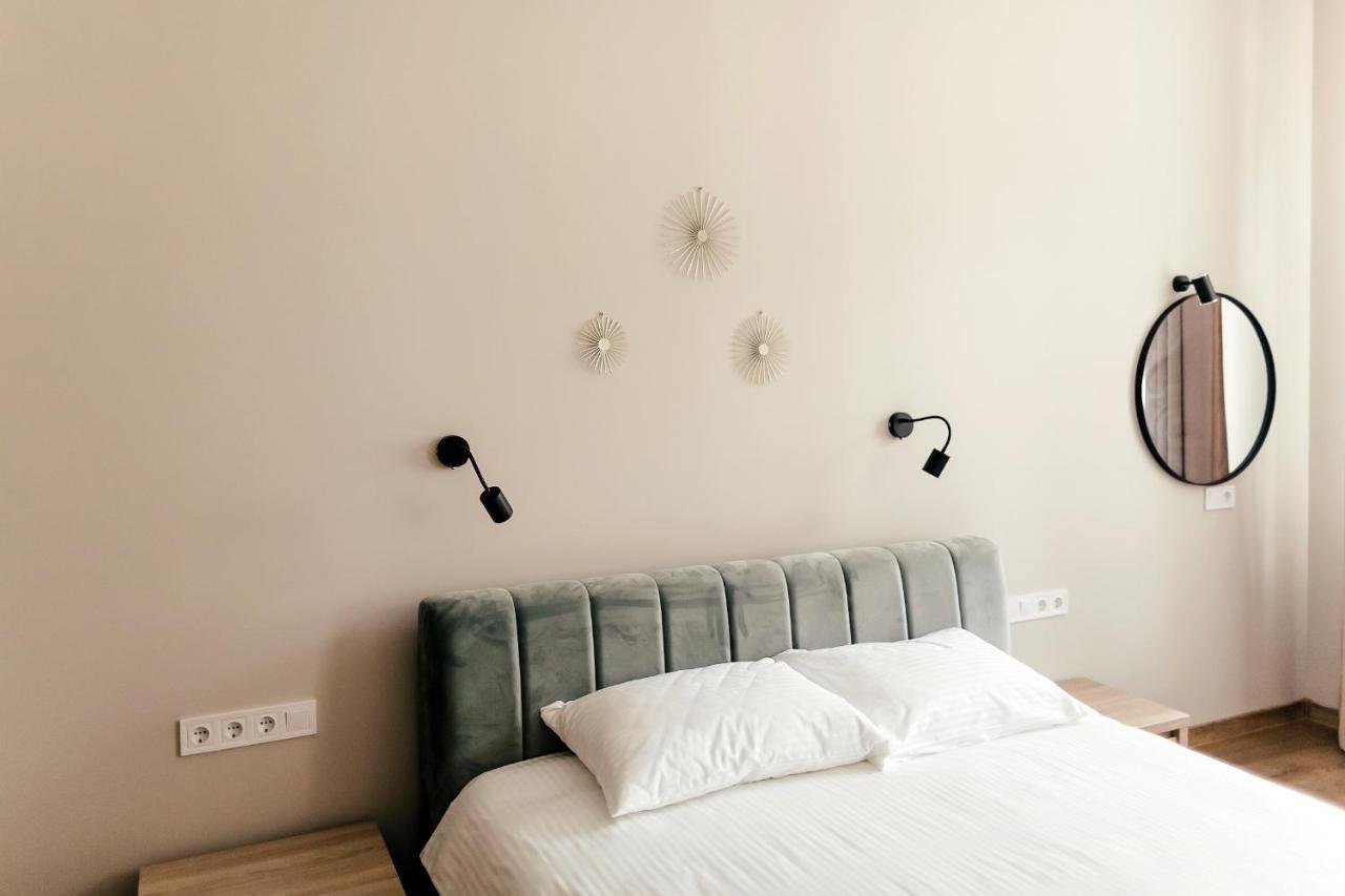 Lara Apartament 3 Lviv Exterior photo